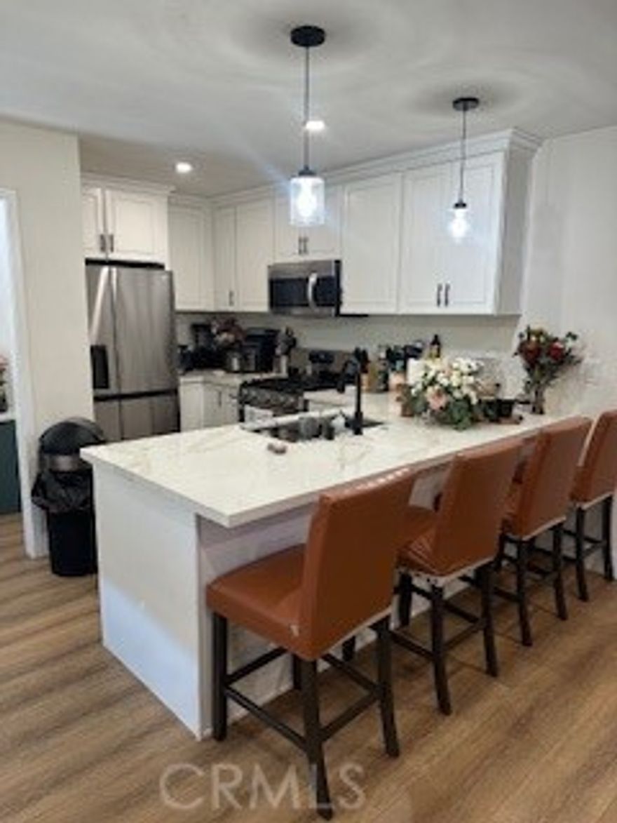 Fully Remodeled 3BR/2BA Home with 2-Car Garage & Bonus Storage Room!  Move-in ready and beautifully updated! Enjoy a brand-new kitchen with quartz countertops, new appliances, mini split Air Condition and an open layout flowing into the family room. Light oak laminate flooring throughout offers style and easy maintenance. Small office space adjacent to the kitchen.  Both bathrooms are fully remodeled, and each bedroom includes a ceiling fan for year-round comfort. Convenient in-unit stackable washer and dryer—no more laundromat trips! A private courtyard is perfect for small dogs, outdoor gatherings, plus a detached 2-car garage and large storage room keeps things organized. Located within walking distance to Foisia Park and Catskill Elementary.

Truly turnkey—don’t miss this one!