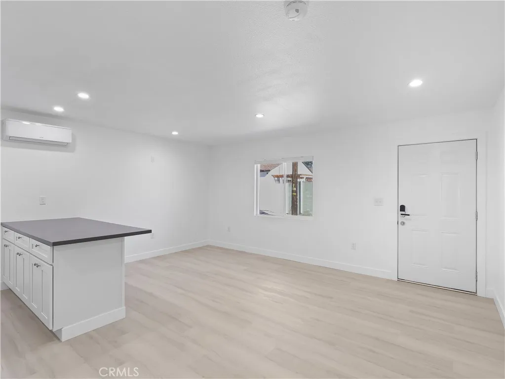 Northridge, California 91325, United States, 1 Bedroom Bedrooms, ,1 BathroomBathrooms,Residential,Active,253013