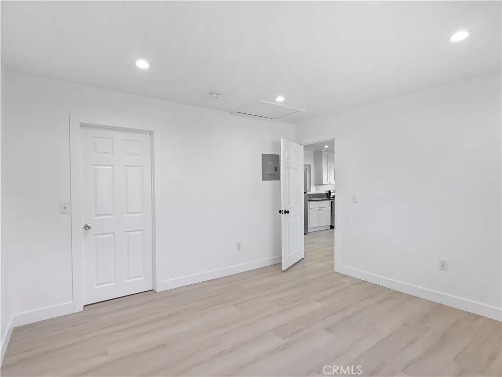 Northridge, California 91325, United States, 1 Bedroom Bedrooms, ,1 BathroomBathrooms,Residential,Active,253013