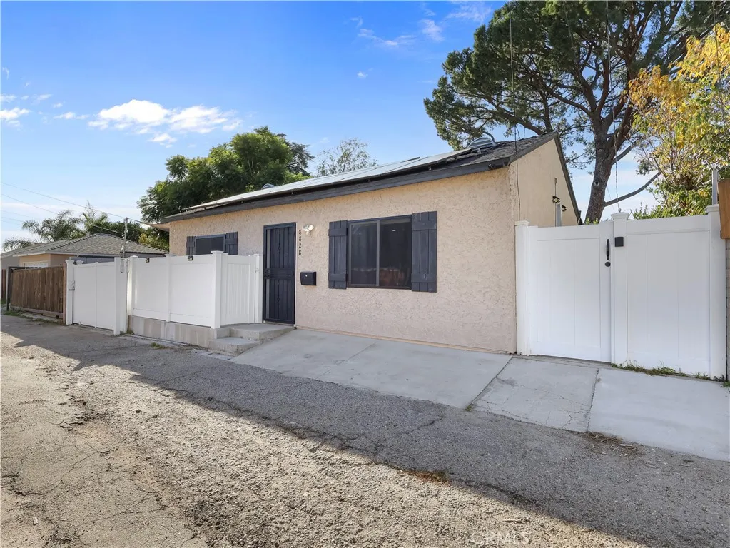 Northridge, California 91325, United States, 1 Bedroom Bedrooms, ,1 BathroomBathrooms,Residential,Active,253013