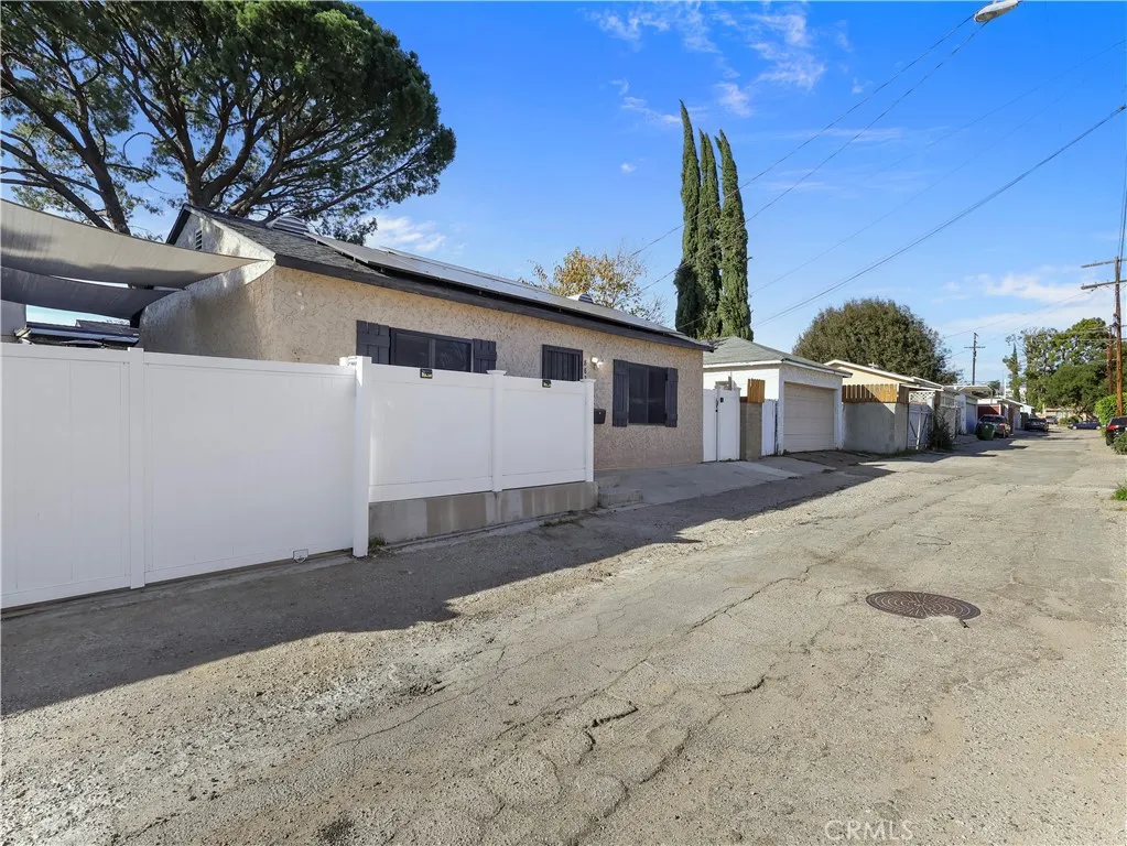 Northridge, California 91325, United States, 1 Bedroom Bedrooms, ,1 BathroomBathrooms,Residential,Active,253013