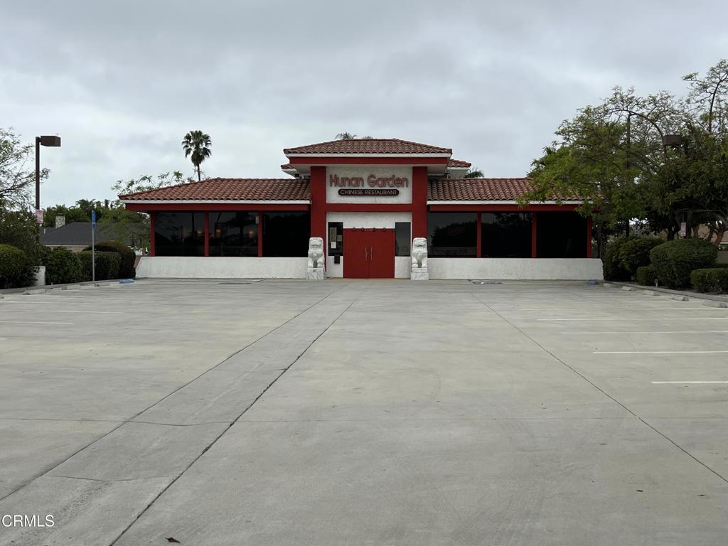 1621 N Oxnard Boulevard
