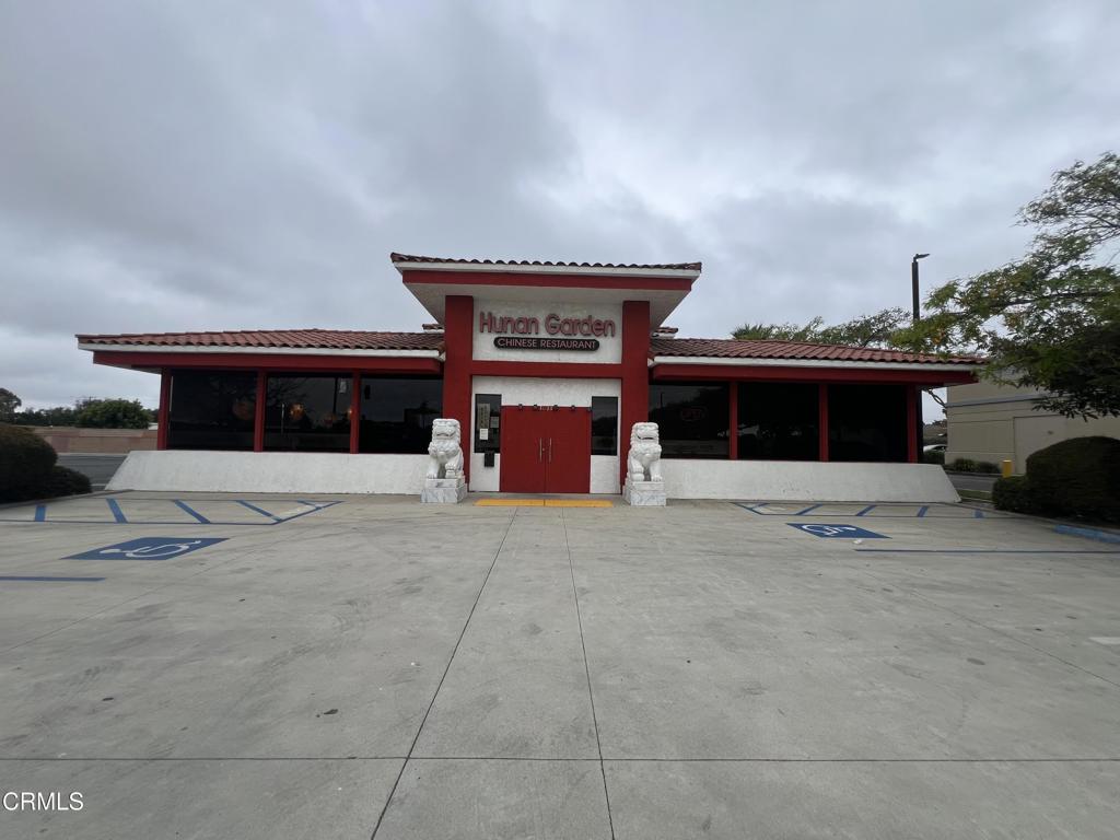 1621 N Oxnard Boulevard