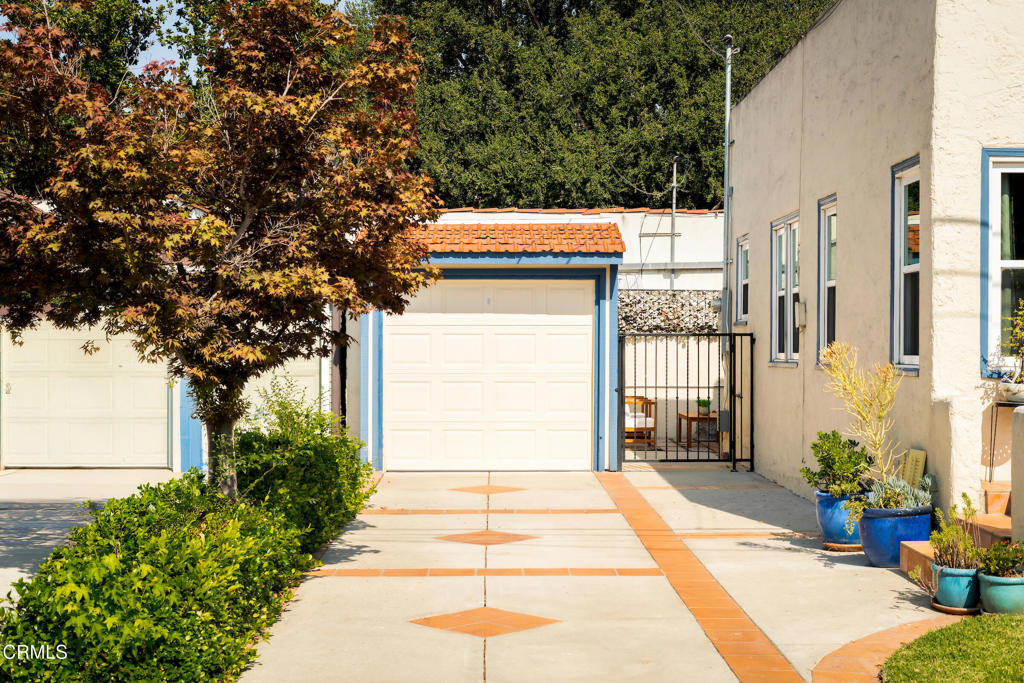 2428 Seneca Street