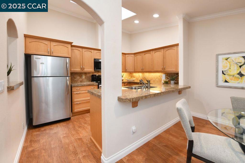 ROSSMOOR - Residential