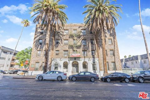 Photo of 400 S Kenmore Avenue #200, Los Angeles, CA 90020 (MLS # 26743503)