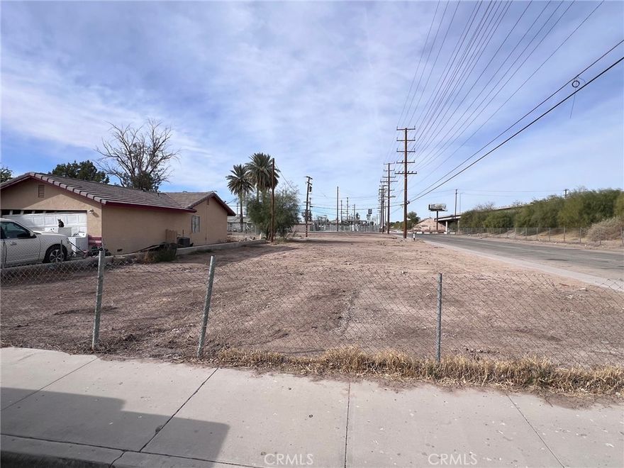 Prime Corner Lot in Blythe Phillips Addition Subdivision!
Discover this excellent opportunity near the heart of Blythe. This spacious 7,000+ sq. ft. corner lot is conveniently located near the highway and the city’s main intersection on Main Street. Utilities are already on-site, making it an ideal location to start your new construction project right away. Don’t miss out on this well-positioned property with great visibility and accessibility!
