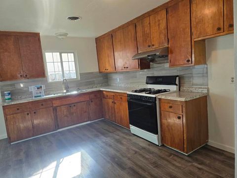 Photo of 602 Cordova Lane Ln, Stockton, CA 95207 (MLS # 41123334)