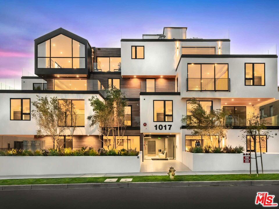 1017 N Croft Avenue 203, Los Angeles CA 90069