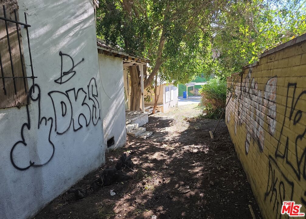 2200 Nichols Canyon Road