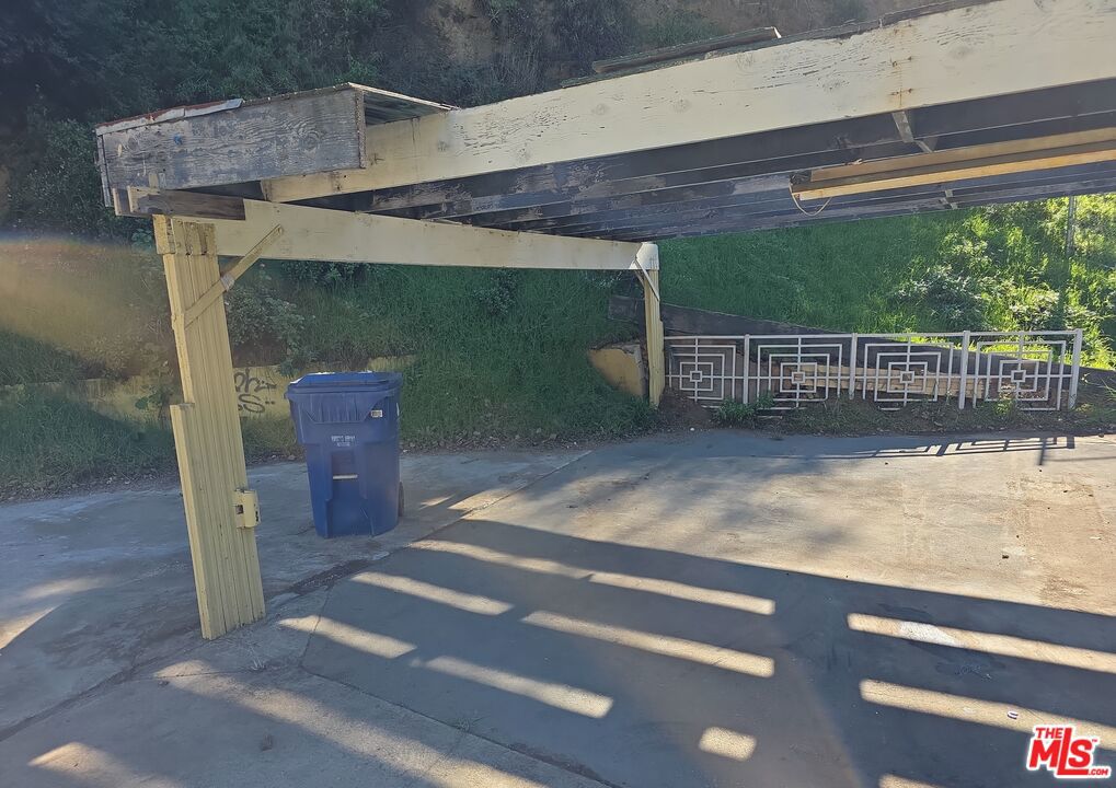 2200 Nichols Canyon Road