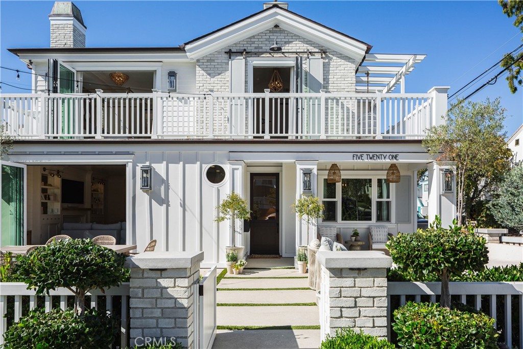 Corona del Mar North of PCH (CNHW) - Residential