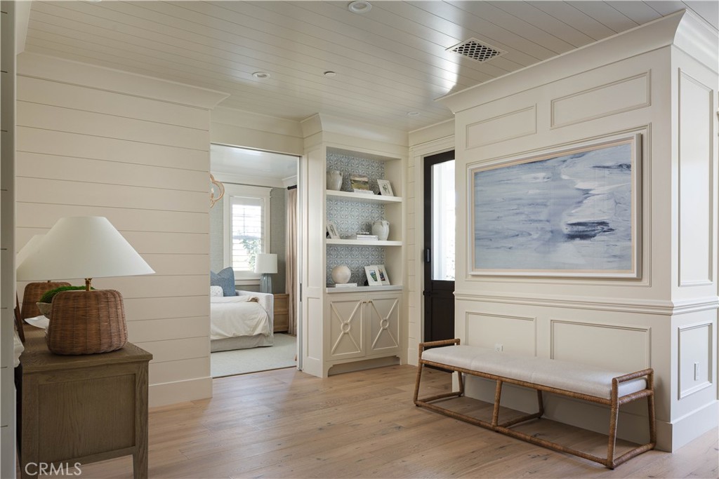 Corona del Mar North of PCH (CNHW) - Residential