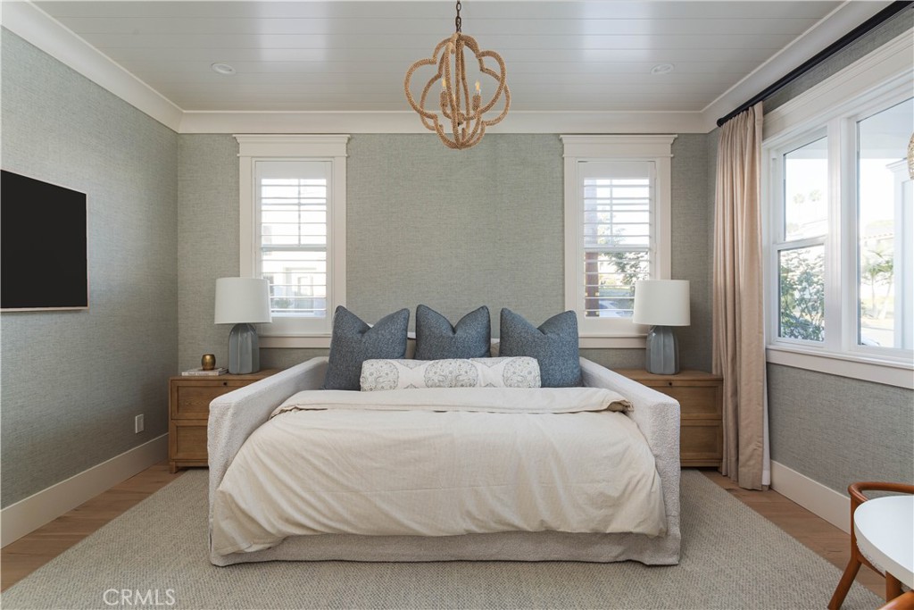 Corona del Mar North of PCH (CNHW) - Residential