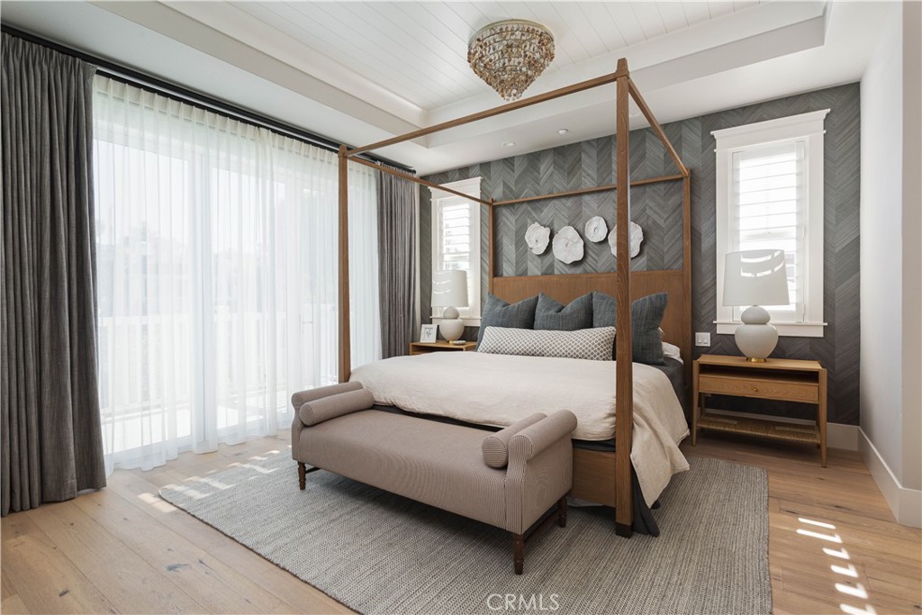 Corona del Mar North of PCH (CNHW) - Residential