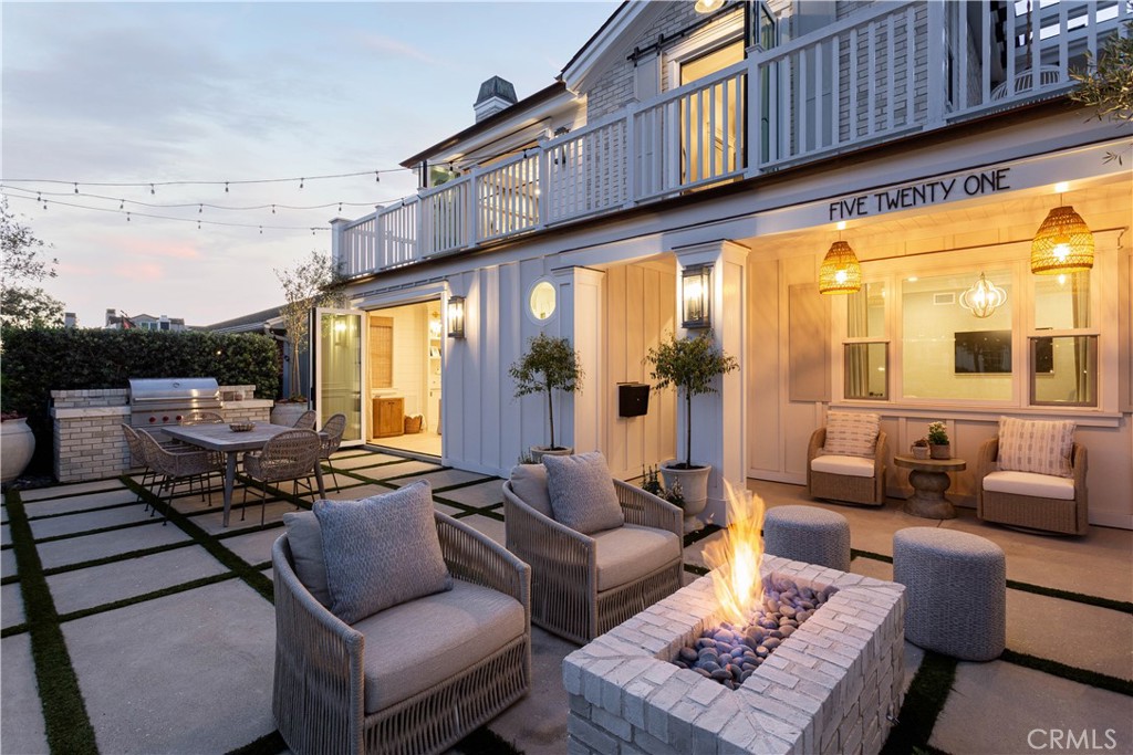 Corona del Mar North of PCH (CNHW) - Residential