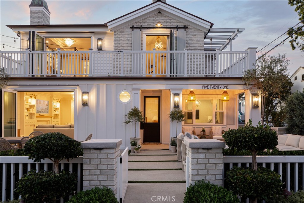 Corona del Mar North of PCH (CNHW) - Residential