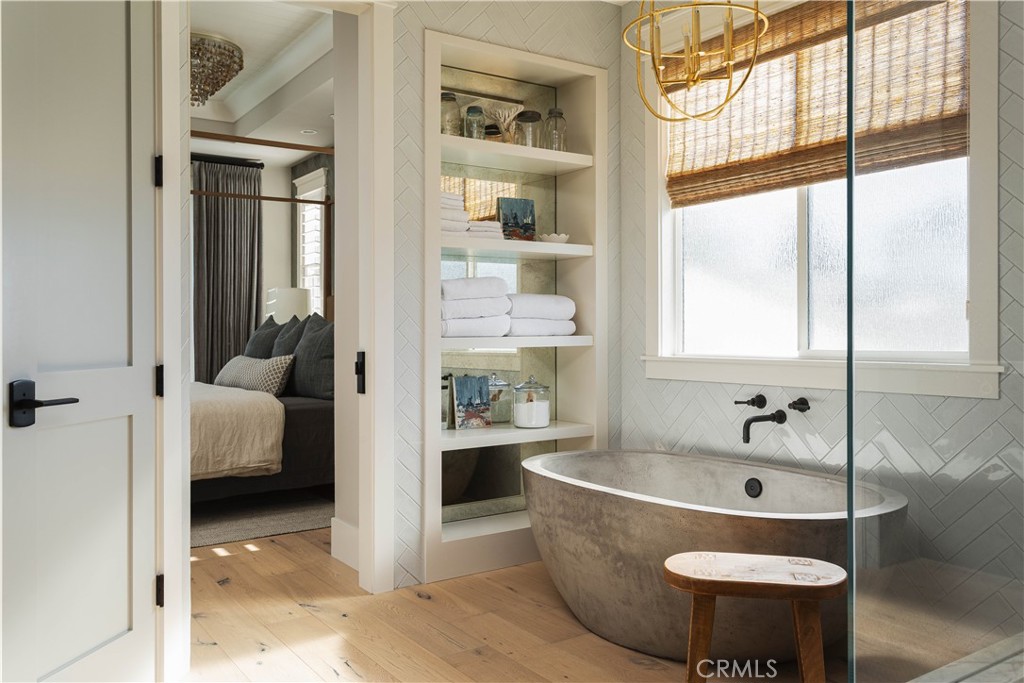 Corona del Mar North of PCH (CNHW) - Residential