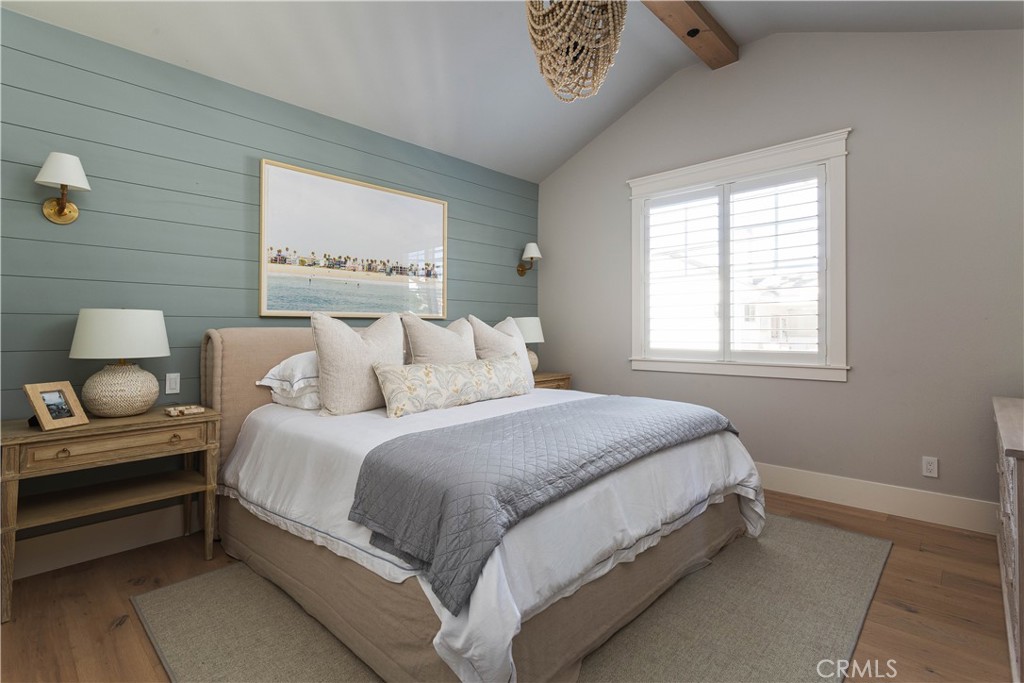 Corona del Mar North of PCH (CNHW) - Residential