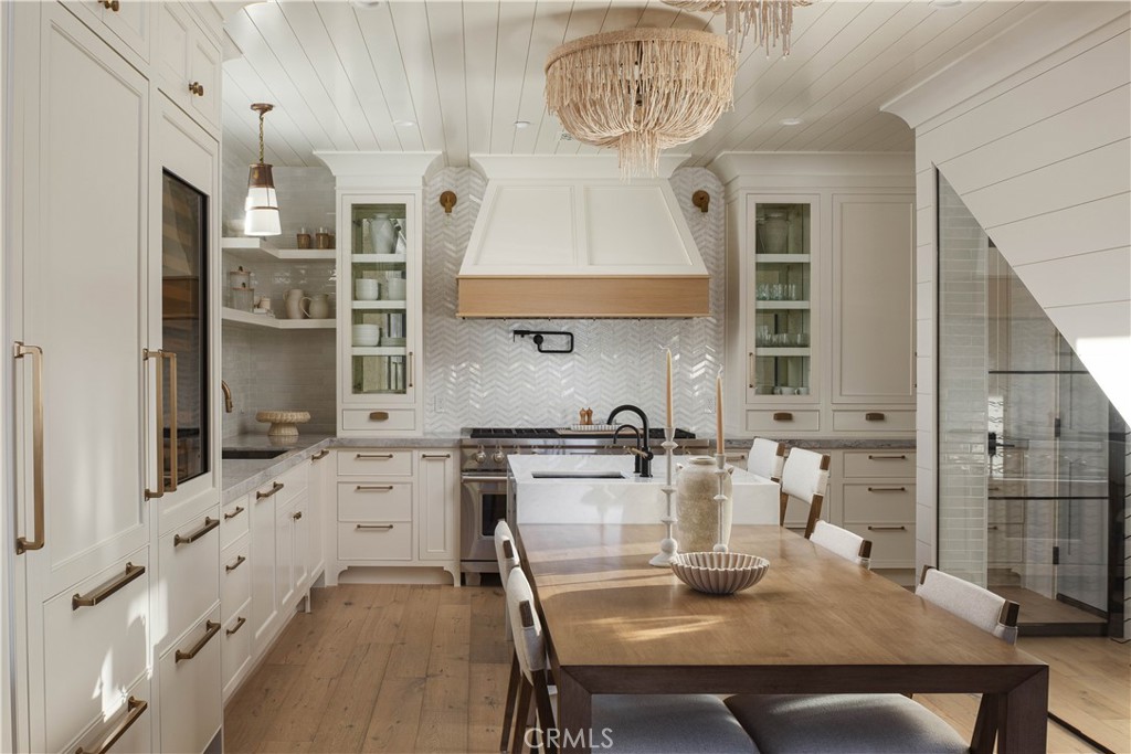 Corona del Mar North of PCH (CNHW) - Residential