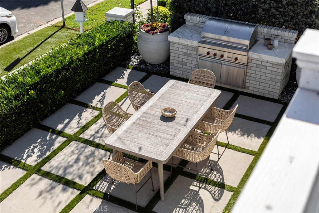 Corona del Mar North of PCH (CNHW) - Residential