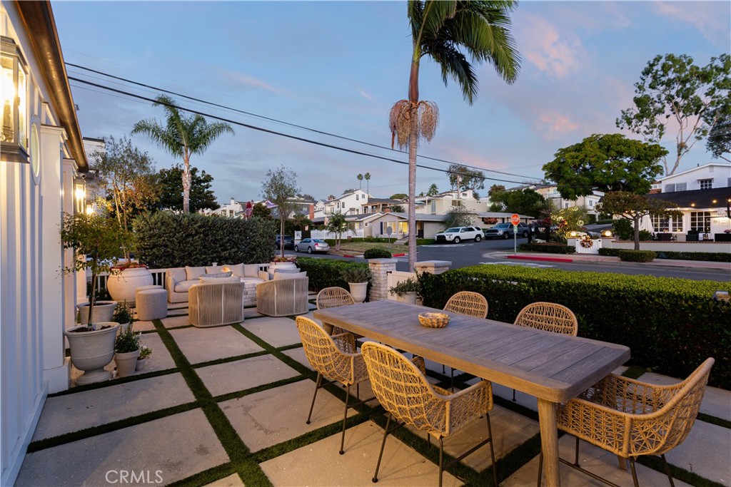 Corona del Mar North of PCH (CNHW) - Residential