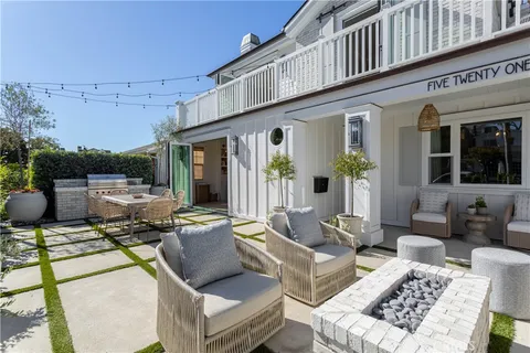 521 Poinsettia Avenue, Corona Del Mar, CA 92625 - MLS#: NP25254905