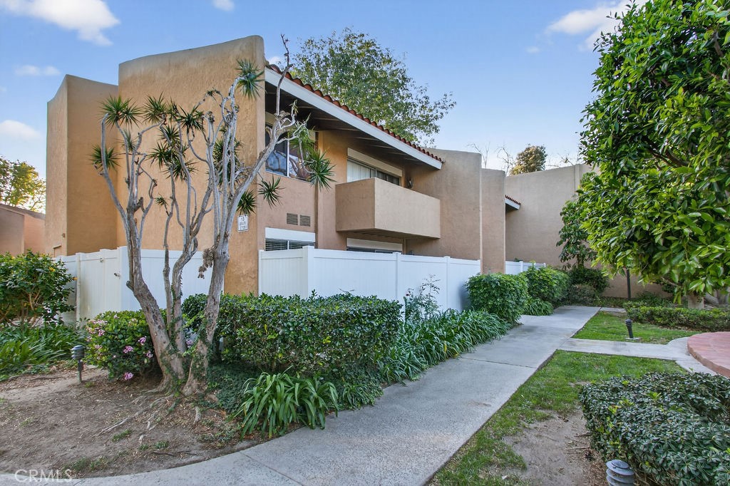 1101 W MacArthur Boulevard 287