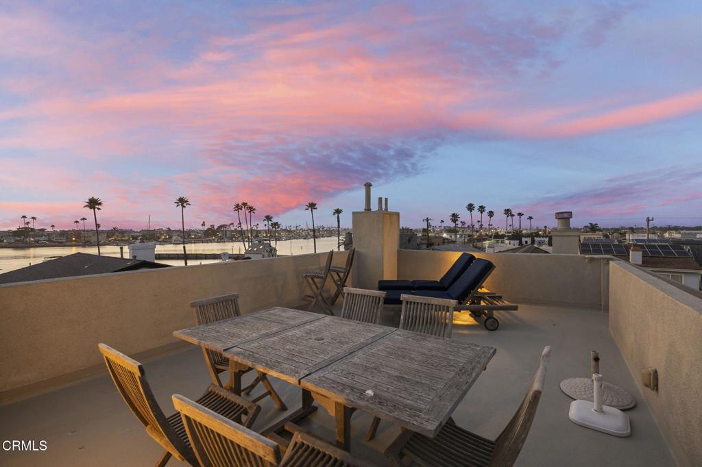 264 Hollywood Boulevard