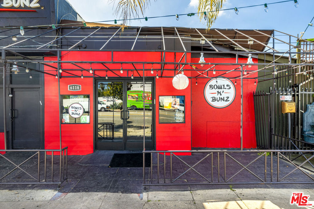 6144 W Pico Boulevard