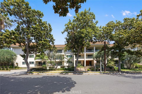 Photo of 420 S Madison Avenue #301, Pasadena, CA 91101 (MLS # AR26213896)