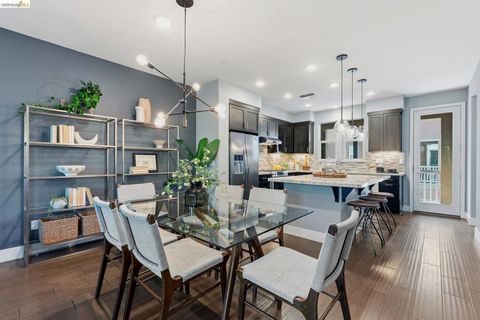 Photo of 489 Diller Street St, Alameda, CA 94501 (MLS # 41128692)