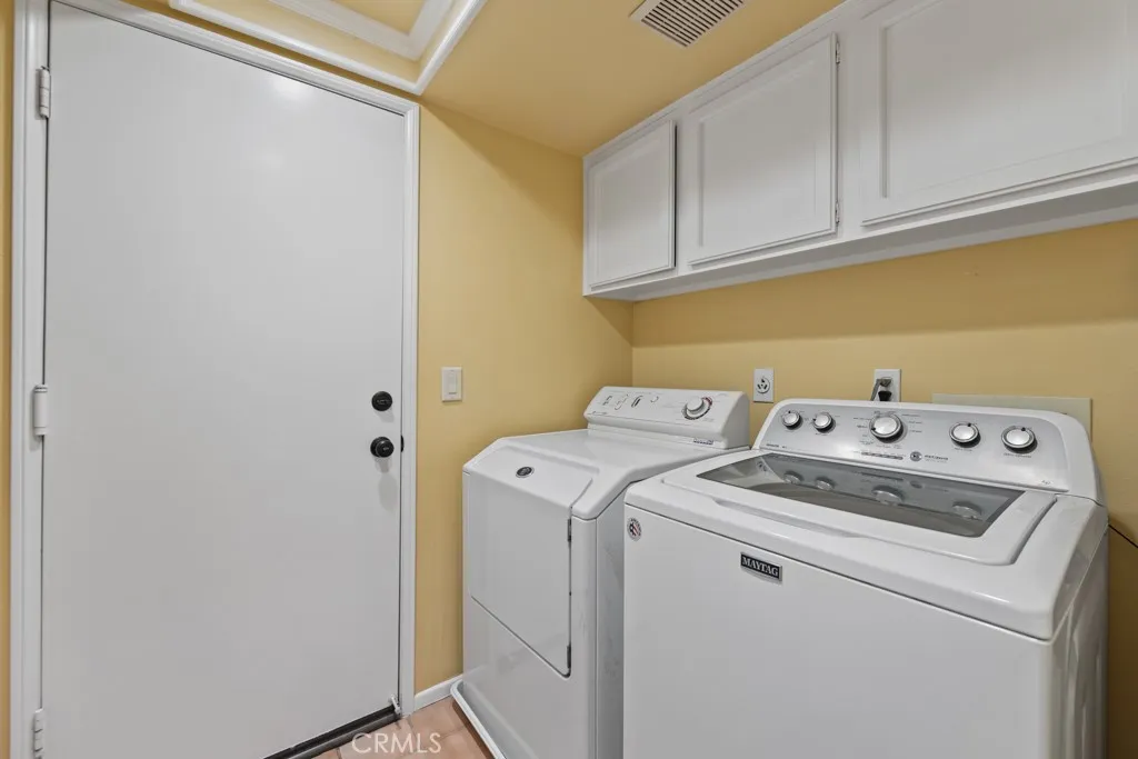 Irvine, California 92612, United States, 3 Bedrooms Bedrooms, ,3 BathroomsBathrooms,Residential,Active,110113