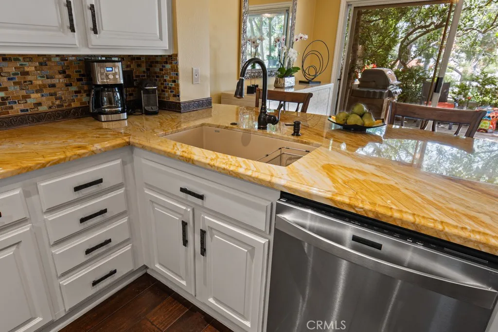 Irvine, California 92612, United States, 3 Bedrooms Bedrooms, ,3 BathroomsBathrooms,Residential,Active,110113