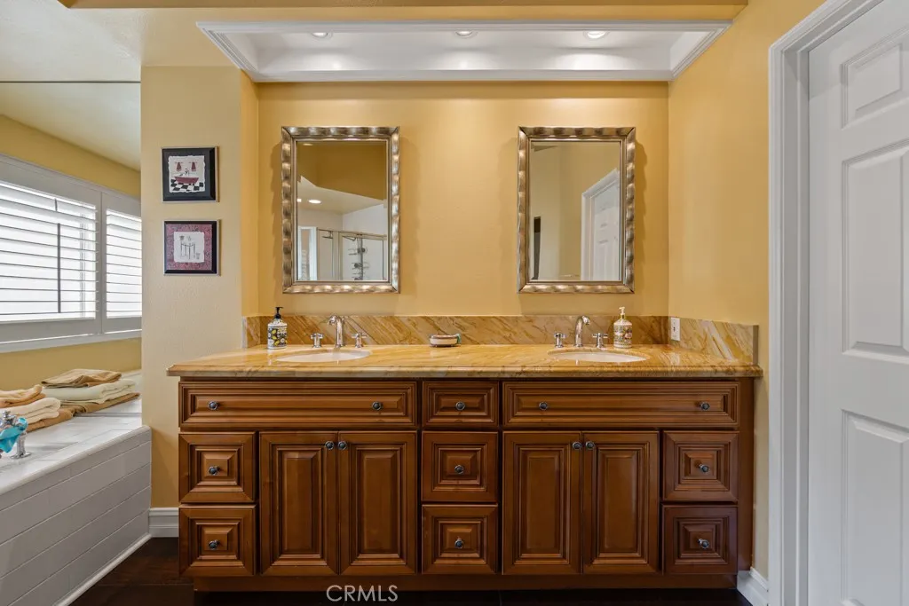 Irvine, California 92612, United States, 3 Bedrooms Bedrooms, ,3 BathroomsBathrooms,Residential,Active,110113