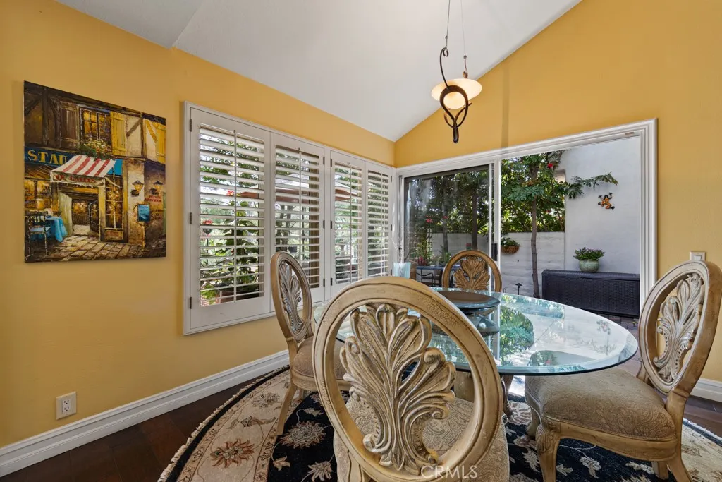 Irvine, California 92612, United States, 3 Bedrooms Bedrooms, ,3 BathroomsBathrooms,Residential,Active,110113