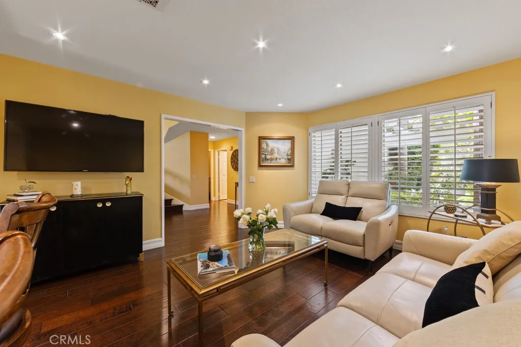 Irvine, California 92612, United States, 3 Bedrooms Bedrooms, ,3 BathroomsBathrooms,Residential,Active,110113