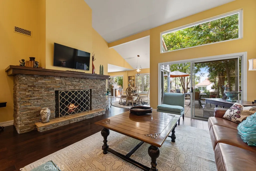 Irvine, California 92612, United States, 3 Bedrooms Bedrooms, ,3 BathroomsBathrooms,Residential,Active,110113