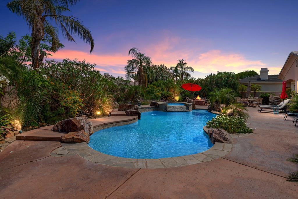 4 Chandon Court