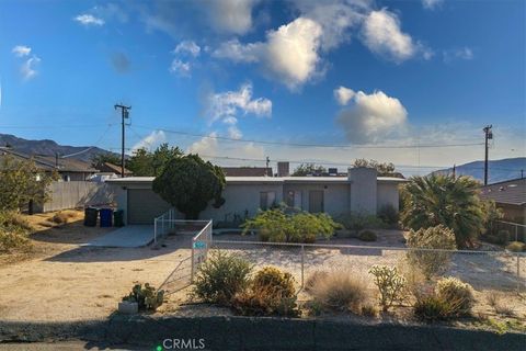 Photo of 6646 Quail Spring Avenue, 29 Palms, CA 92277 (MLS # JT25128650) Photo of 6646 Quail Spring Avenue, 29 Palms, CA 92277 (MLS # JT25128650)