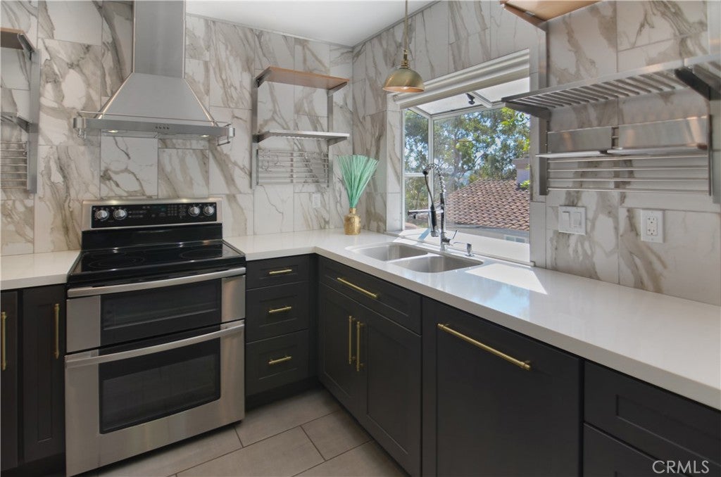 18 Corniche Dr H