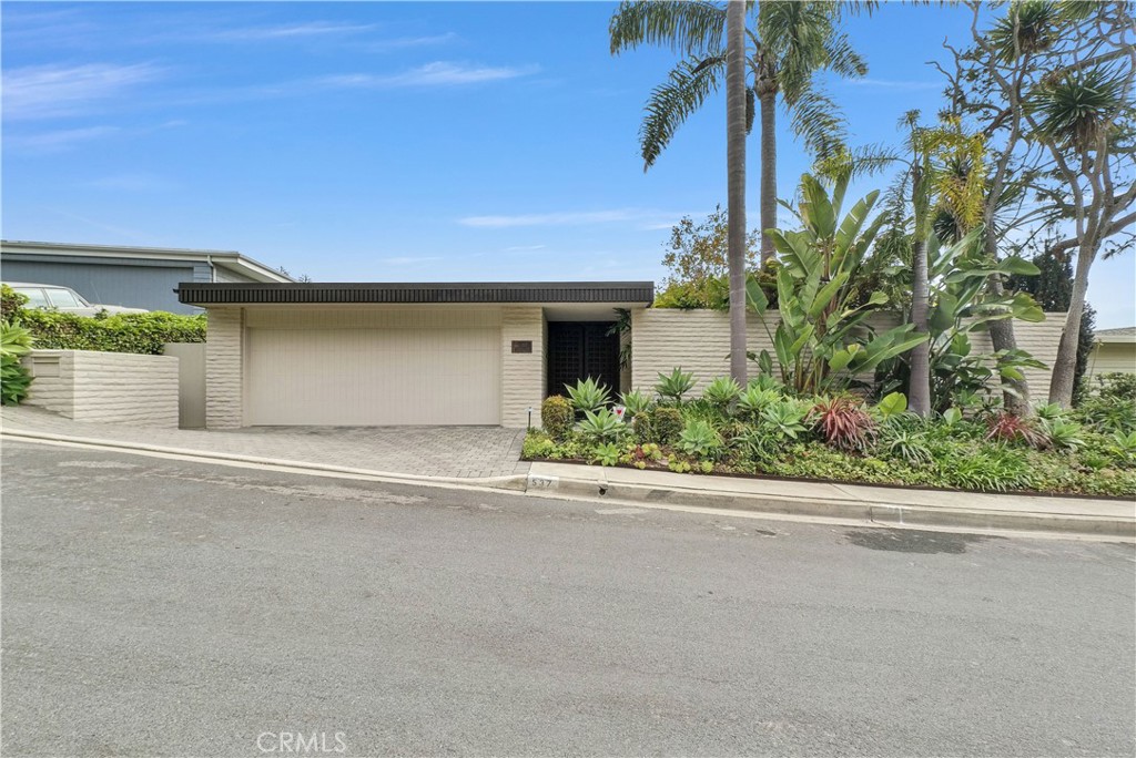 537 Dunnegan Place