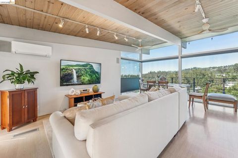 Photo of 6733 Snake Rd Rd, Oakland, CA 94611 (MLS # 41128179)