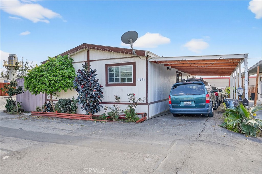 5450 N Paramount 169