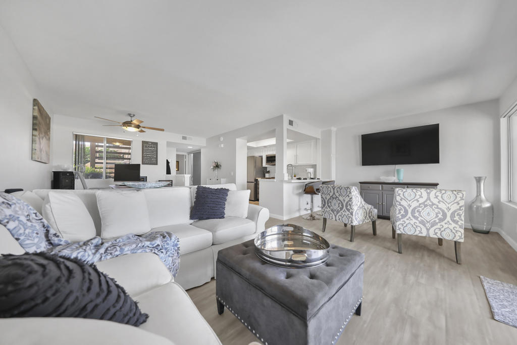 Palm Royale - Residential