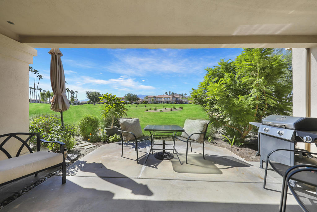 Palm Royale - Residential