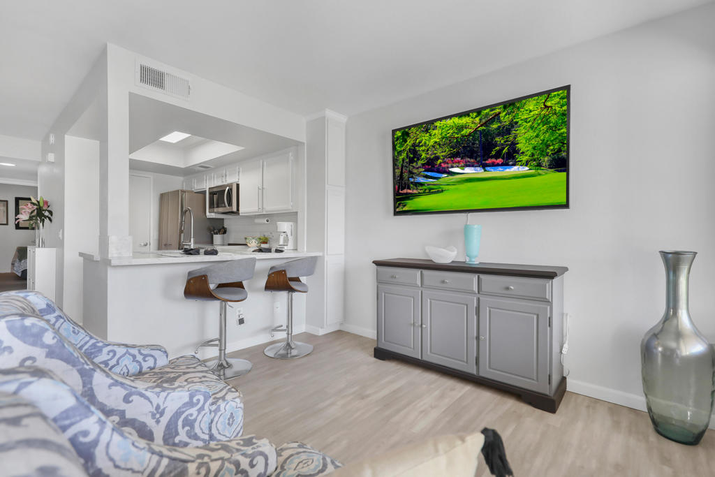 Palm Royale - Residential