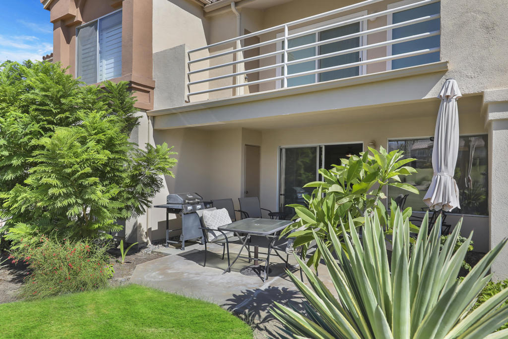 Palm Royale - Residential