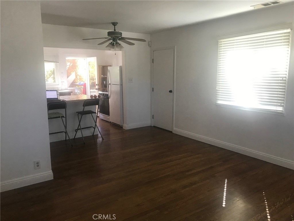 Photo of 5836 Encino Avenue, Encino, CA 91316 (MLS # SR26066808)