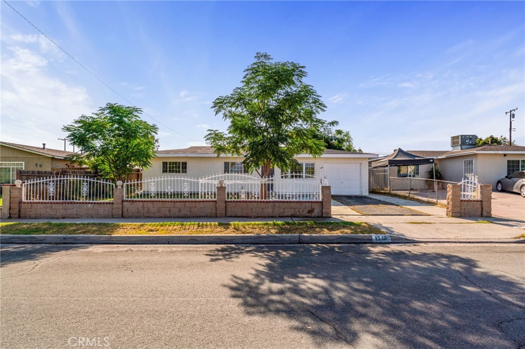 Welcome to this beautiful fully rehabbed 3-bedroom, 2-bath home in the heart of San Bernardino. From the moment you walk in, you’ll notice the attention to detail and modern upgrades throughout. The open and inviting floor plan offers a bright living space with new finishes, creating the perfect blend of comfort and style. The kitchen has been thoughtfully updated, ideal for everyday living and entertaining.
Situated on a generous lot, this home features a large backyard, providing endless possibilities for outdoor entertaining, gardening, or future expansion. Whether you’re looking for your first home or your next investment, this property is truly move-in ready.
Conveniently located near schools, shopping, and freeway access, this San Bernardino gem won’t stay on the market for long! Book your tour today!